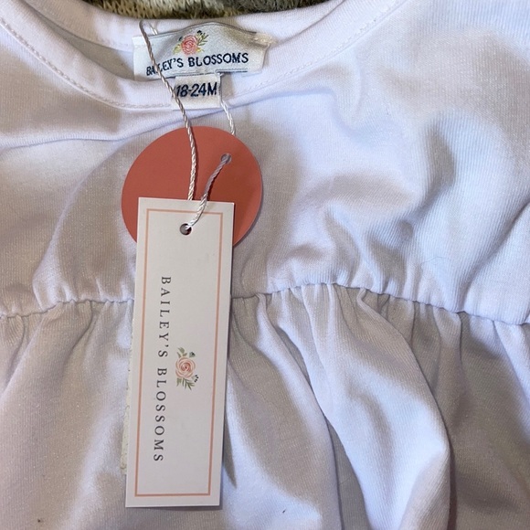 White Ruffled Hi-Low Style Top - Picture 4 of 4